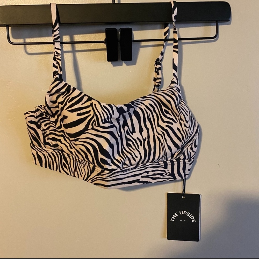 Upside bra